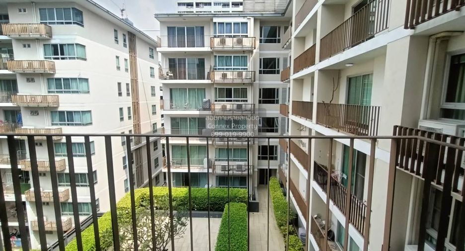 For rent 2 bedrooms condo in Watthana, Bangkok