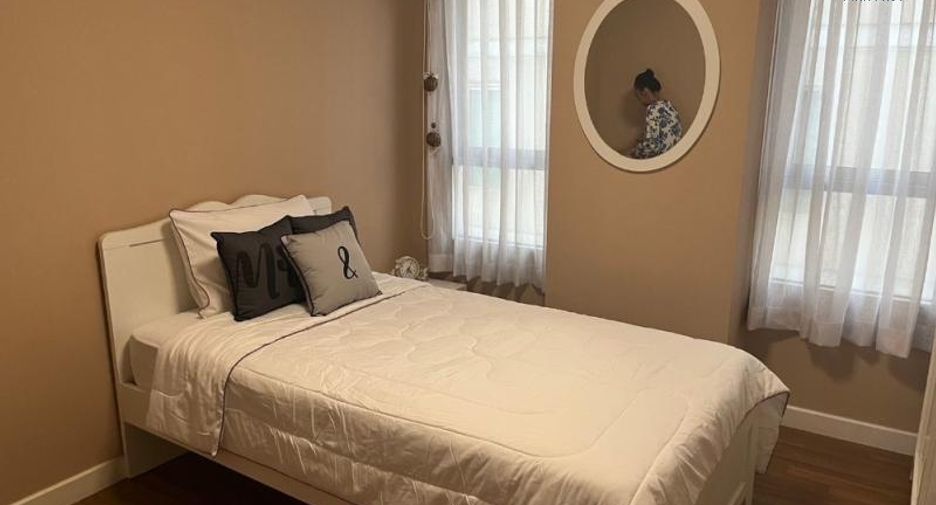 For rent 2 bedrooms condo in Watthana, Bangkok