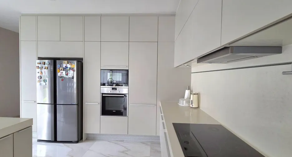 For rent 4 bedrooms house in Watthana, Bangkok