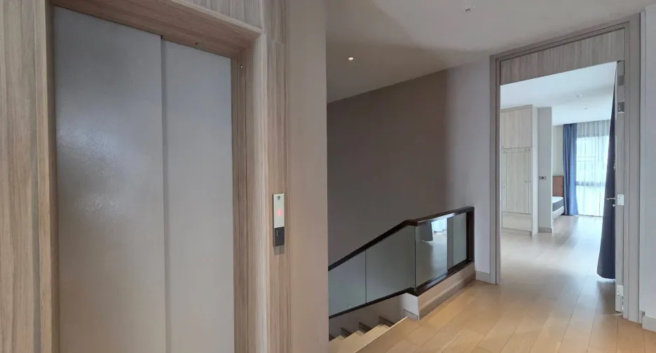 For rent 4 bedrooms house in Watthana, Bangkok
