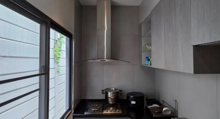 For rent 4 bedrooms house in Watthana, Bangkok