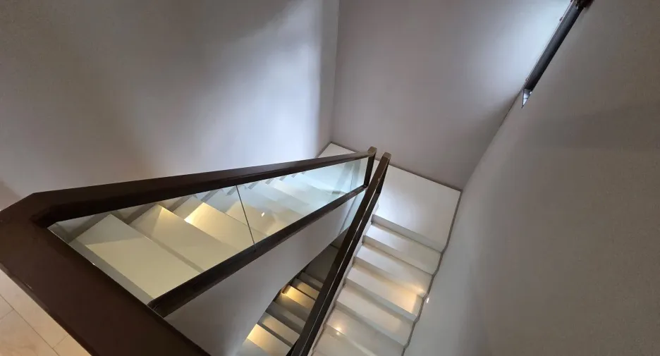 For rent 4 bedrooms house in Watthana, Bangkok