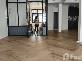 For rent 3 bedrooms retail Space in Khlong Toei, Bangkok