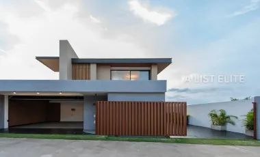 Casa en venta de 4 habitaciones en Bang Lamung, Chonburi