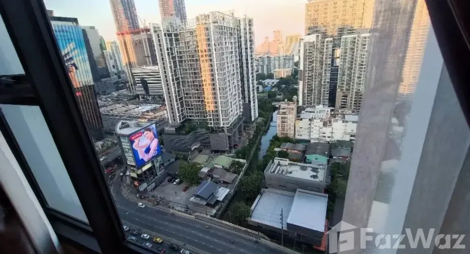 For rent studio condo in Huai Khwang, Bangkok