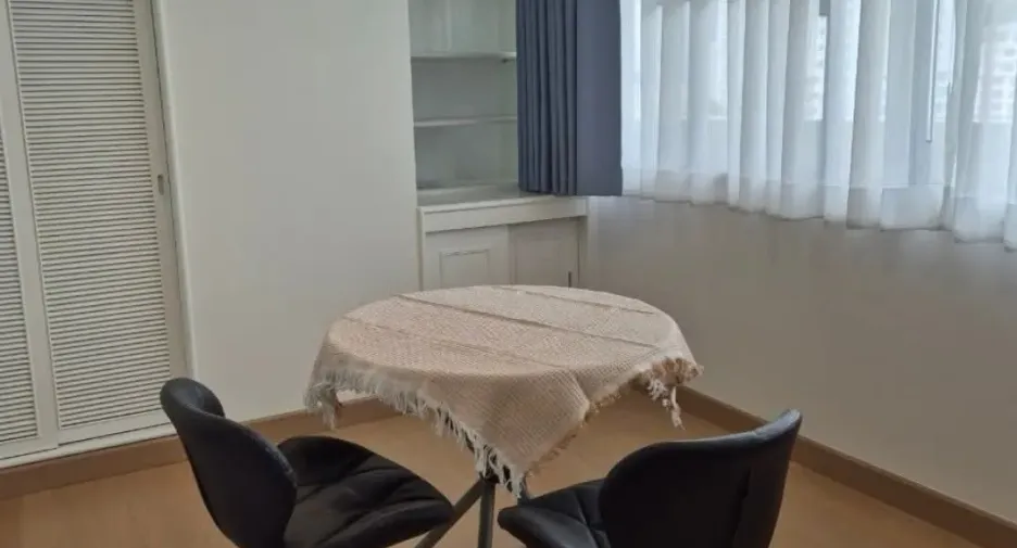 For rent 3 bedrooms condo in Watthana, Bangkok