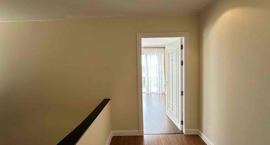 For rent 2 ベッドルーム condo in Watthana, Bangkok