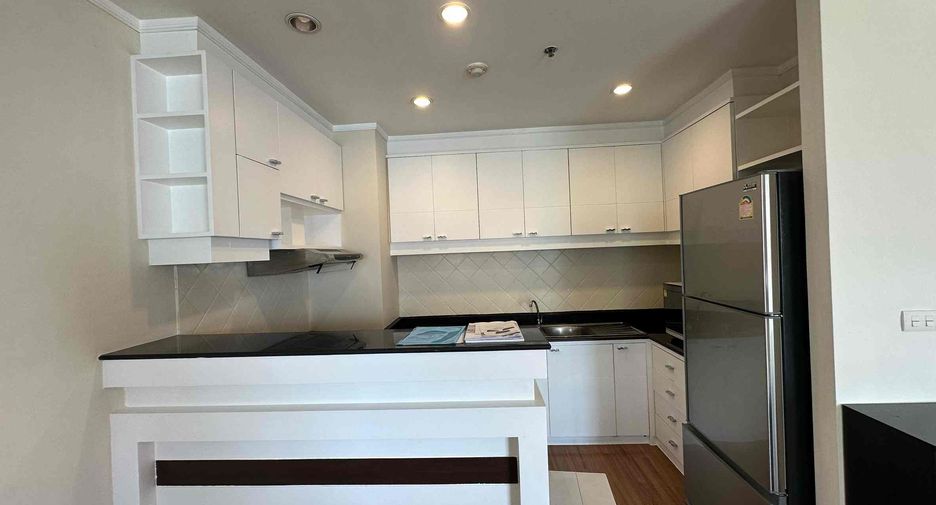 For rent 2 ベッドルーム condo in Watthana, Bangkok
