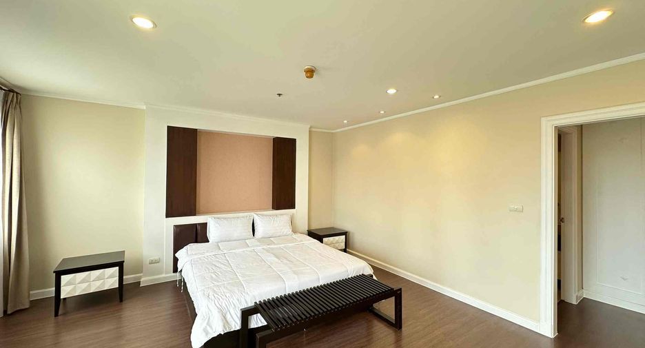 For rent 2 ベッドルーム condo in Watthana, Bangkok