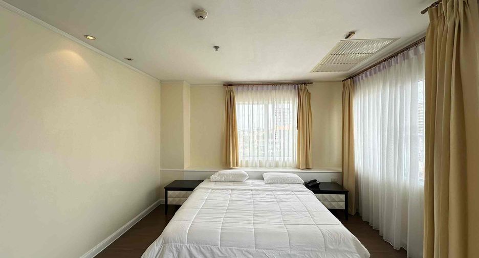 For rent 2 ベッドルーム condo in Watthana, Bangkok