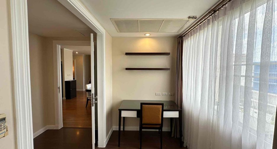 For rent 2 ベッドルーム condo in Watthana, Bangkok