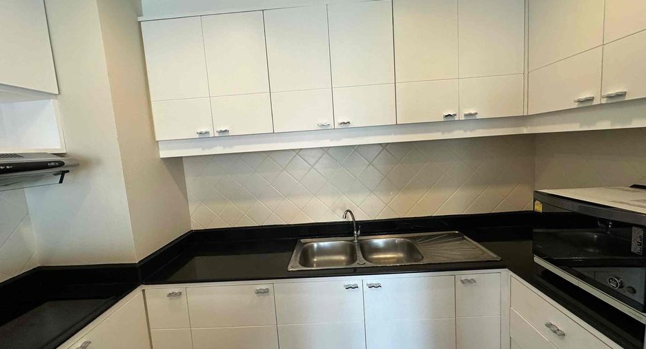 For rent 2 ベッドルーム condo in Watthana, Bangkok