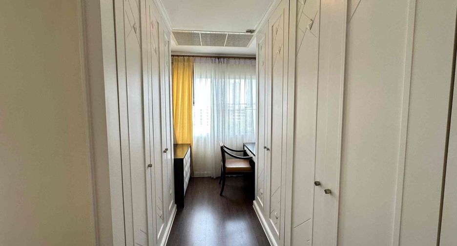 For rent 2 ベッドルーム condo in Watthana, Bangkok