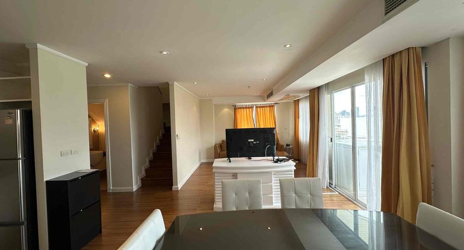 For rent 2 ベッドルーム condo in Watthana, Bangkok