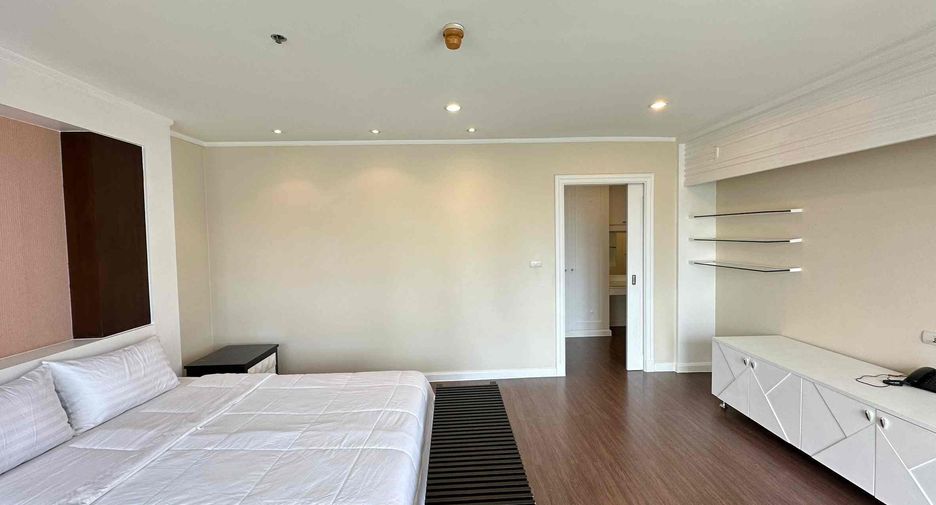 For rent 2 ベッドルーム condo in Watthana, Bangkok