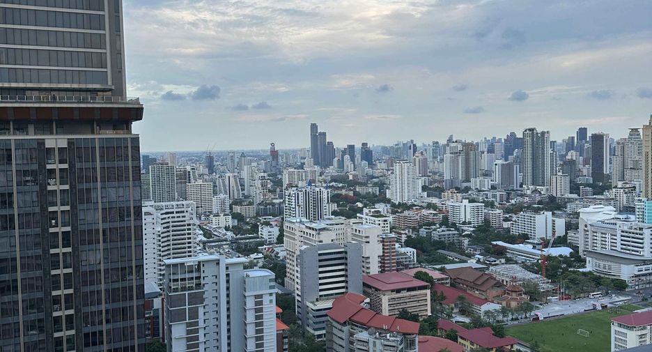 For rent 2 bedrooms condo in Watthana, Bangkok