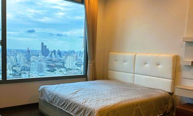 À louer 2 chambres condo à Watthana, Bangkok