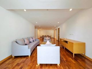 For rent 3 bedrooms condo in Khlong Toei, Bangkok