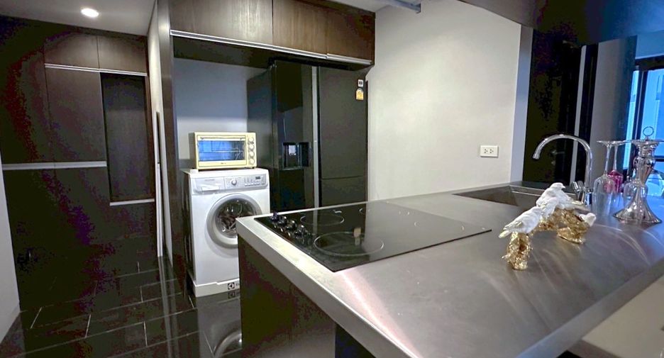 Condo en alquiler y en venta de 2 habitaciones en Watthana, Bangkok