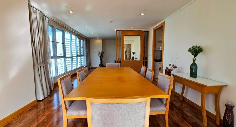 For rent 3 bedrooms condo in Khlong Toei, Bangkok