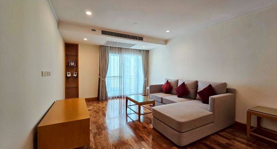 For rent 3 bedrooms condo in Khlong Toei, Bangkok