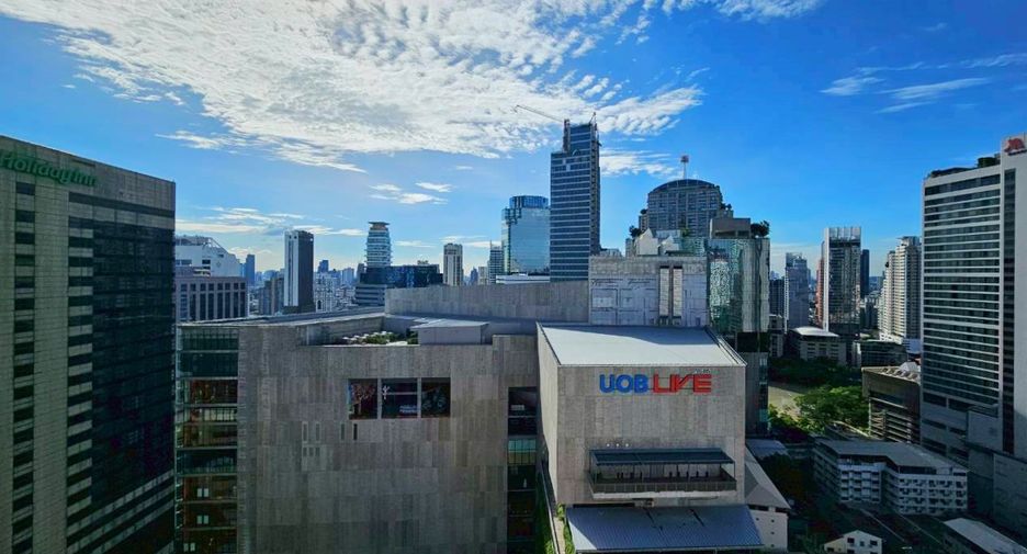 For rent 3 bedrooms condo in Khlong Toei, Bangkok