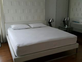 À louer et à vendre 3 chambres condo à Watthana, Bangkok