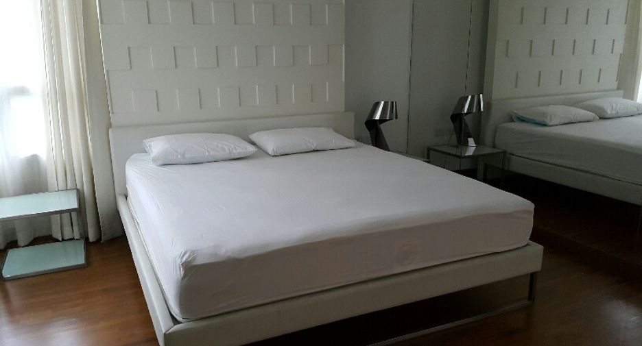 Condo en alquiler y en venta de 3 habitaciones en Watthana, Bangkok