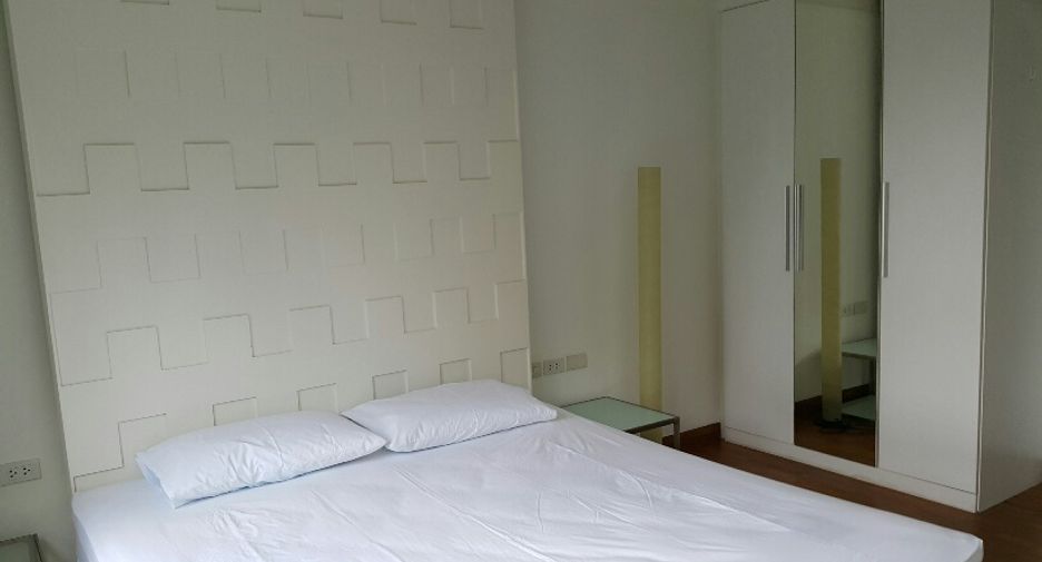 Condo en alquiler y en venta de 3 habitaciones en Watthana, Bangkok