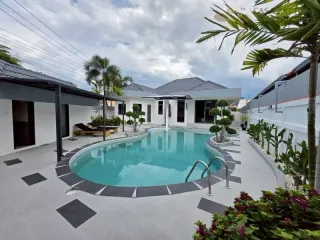 For sale 6 bedrooms villa in Bang Lamung, Chonburi