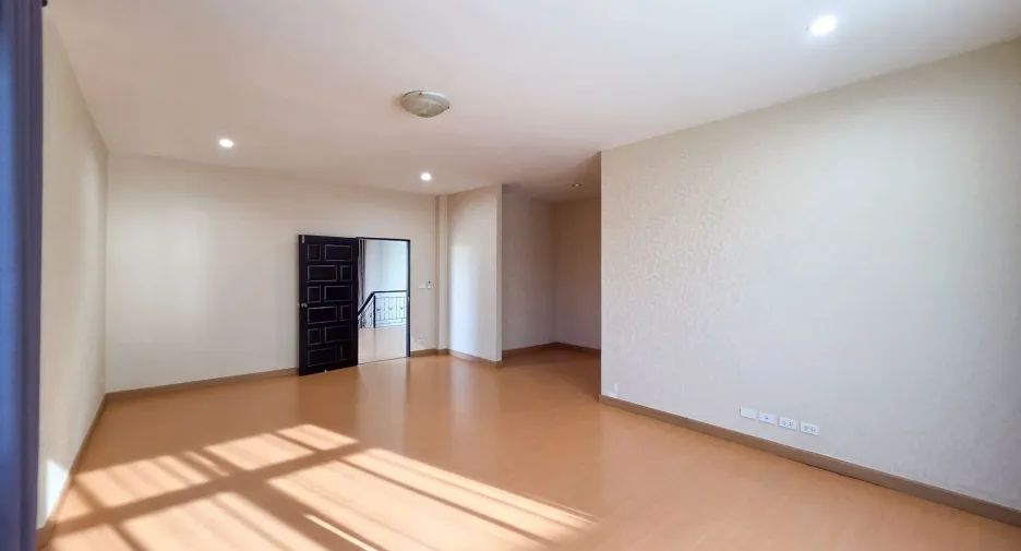 Haus zum Kauf mit 3 Zimmer in Mueang Khon Kaen, Khon Kaen