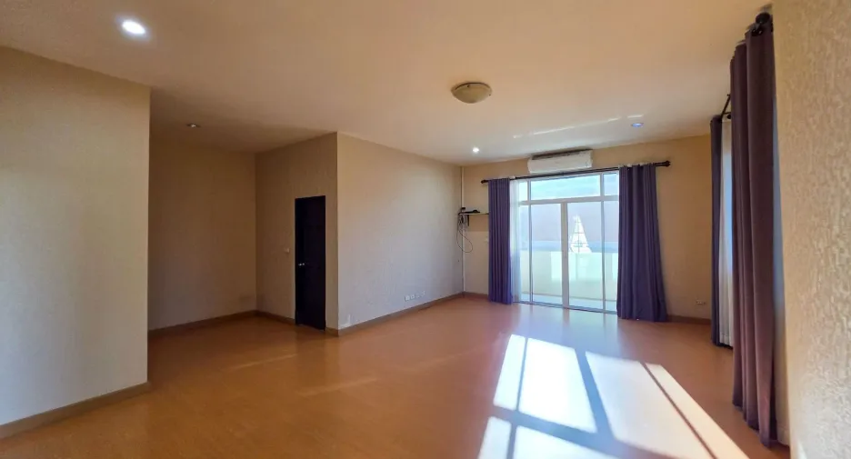 Haus zum Kauf mit 3 Zimmer in Mueang Khon Kaen, Khon Kaen