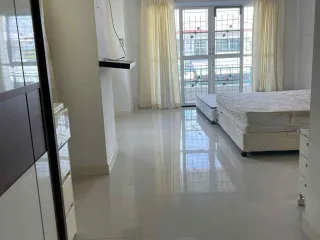 Casa en alquiler de 3 habitaciones en Lam Luk Ka, Pathum Thani