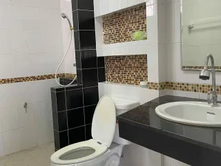 Casa en alquiler de 3 habitaciones en Lam Luk Ka, Pathum Thani