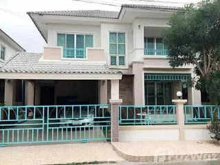 Casa en alquiler de 3 habitaciones en Lam Luk Ka, Pathum Thani