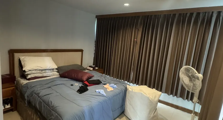 For rent 3 bedrooms apartment in Sathon, Bangkok