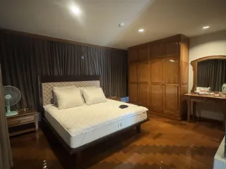 For rent 3 bedrooms apartment in Sathon, Bangkok