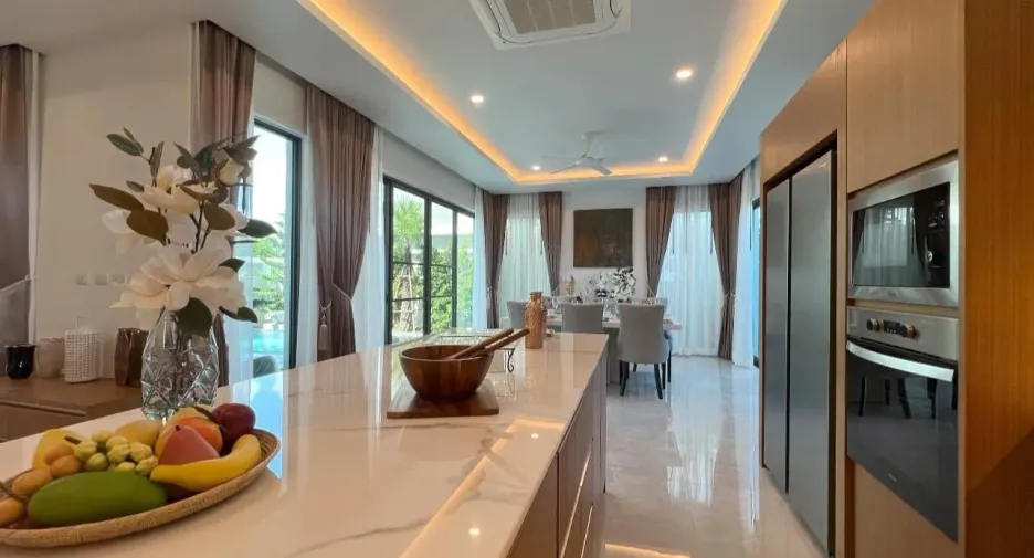 For sale 5 bedrooms villa in Thalang, Phuket