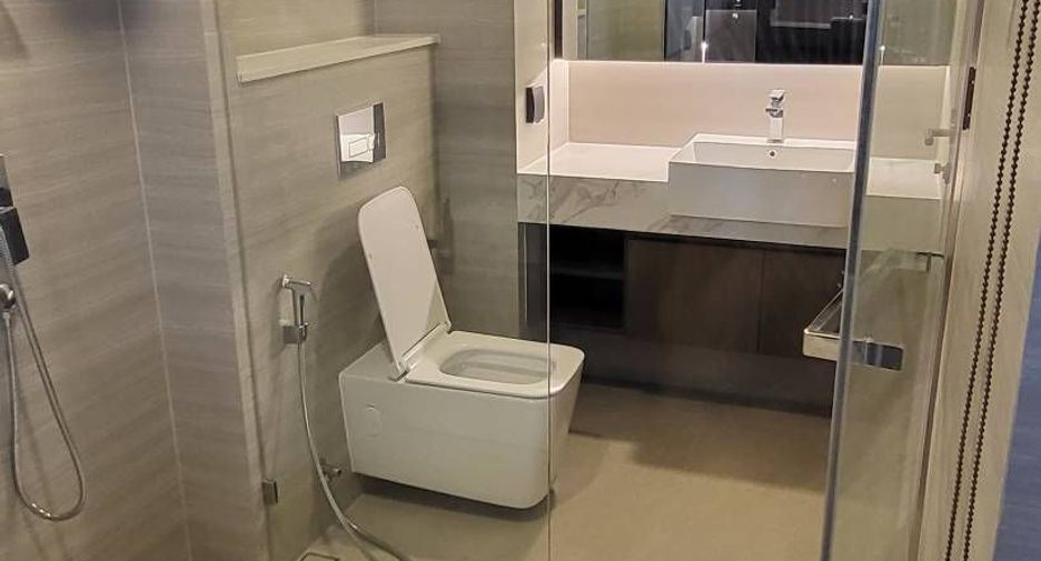 For rent and for sale 1 bed condo in Watthana, Bangkok