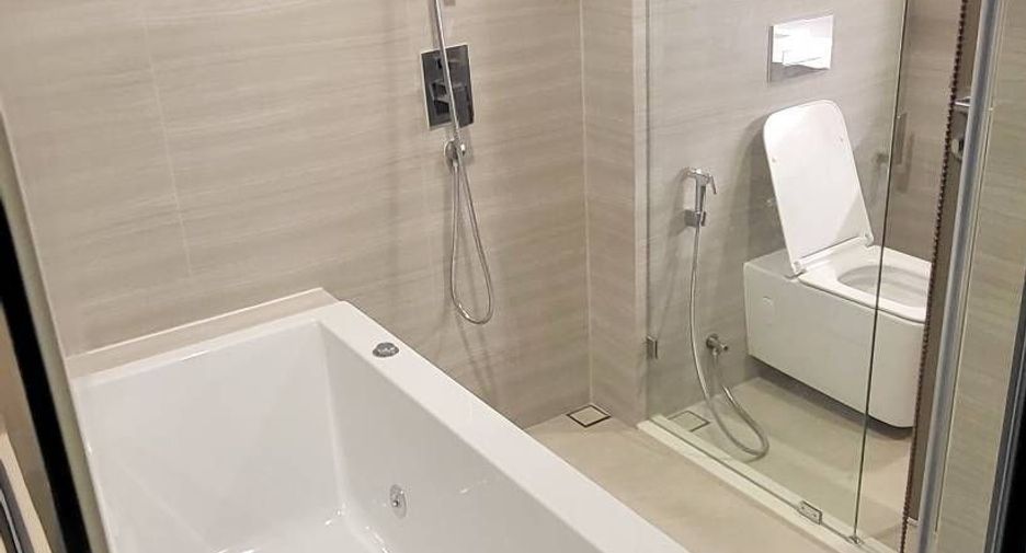 For rent and for sale 1 bed condo in Watthana, Bangkok