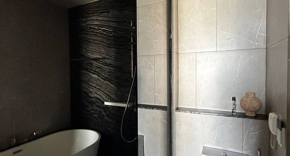 For rent and for sale 2 bedrooms condo in Watthana, Bangkok