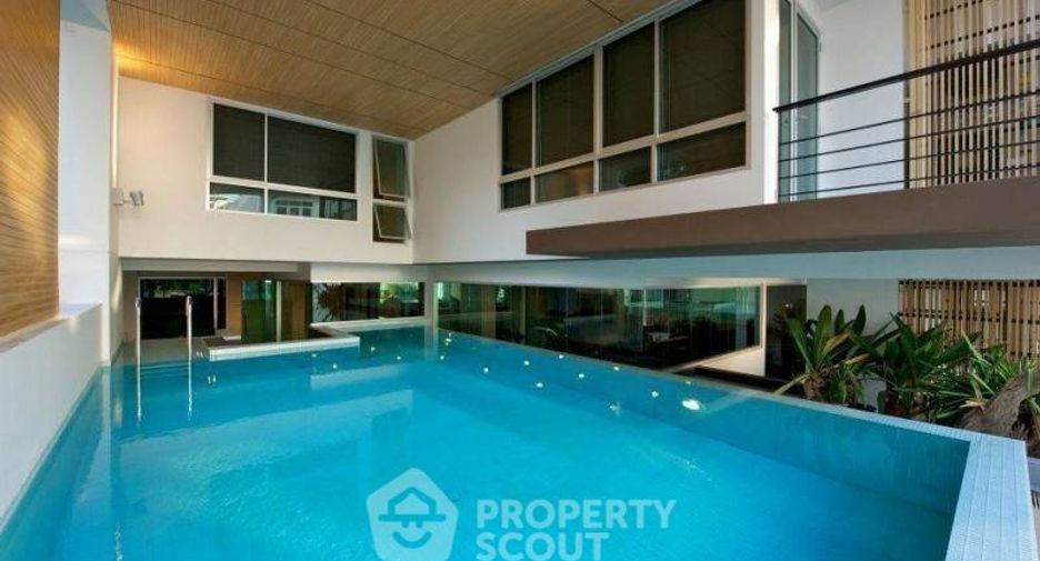 For sale 2 bedrooms condo in Khlong Toei, Bangkok