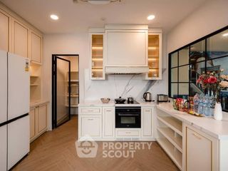 For rent and for sale 4 bedrooms house in Saphan Sung, Bangkok