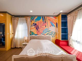 For rent and for sale 4 bedrooms house in Saphan Sung, Bangkok
