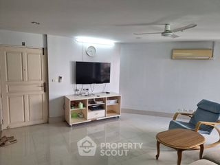 For sale 5 bedrooms condo in Yan Nawa, Bangkok