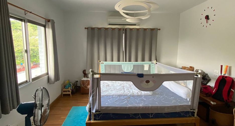 For sale 3 bedrooms house in Si Racha, Chonburi