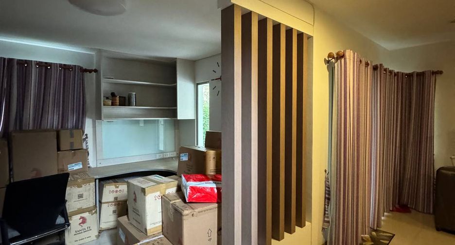 For sale 3 bedrooms house in Si Racha, Chonburi