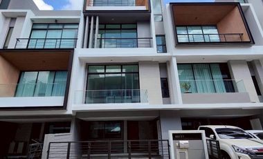 For sale 3 ベッドルーム townhouse in Saphan Sung, Bangkok