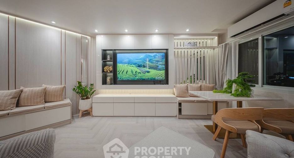 For sale 2 bedrooms condo in Yan Nawa, Bangkok