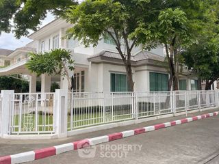 For sale 3 bedrooms house in Lat Krabang, Bangkok